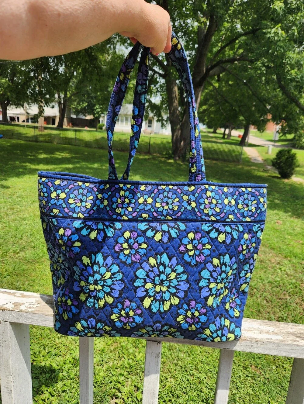 Vera Bradley Large Quilted Tote Bag In Retired Indigo Pop Pattern EUC